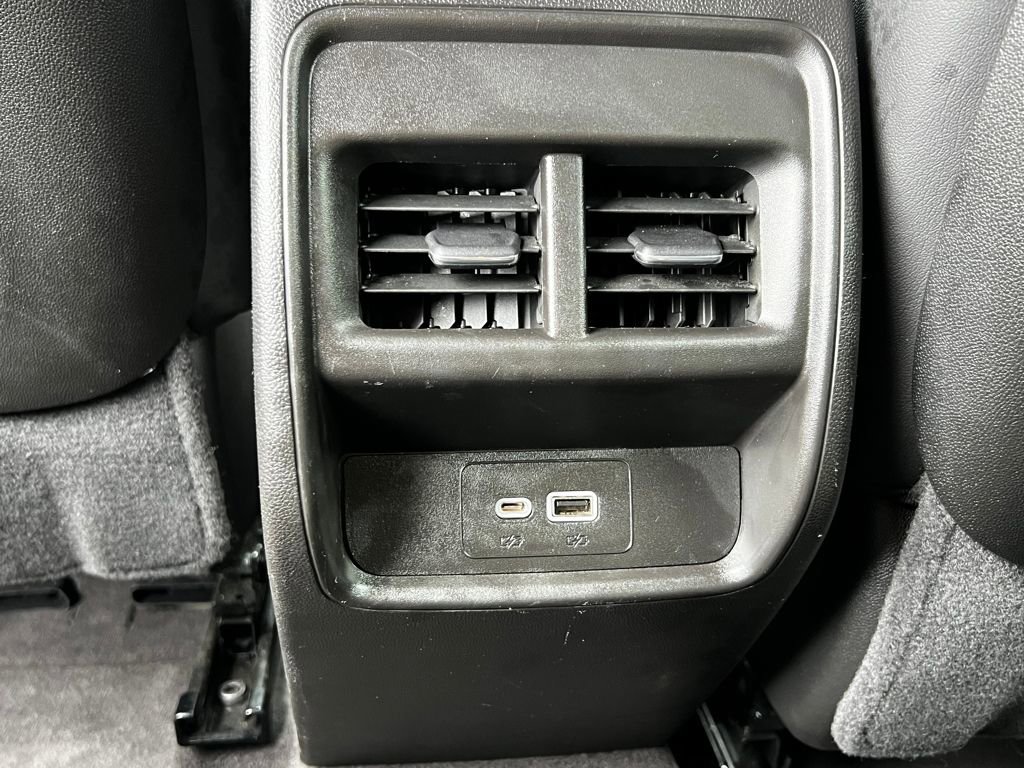Used 2024 Cadillac XT4 Premium Luxury image 13