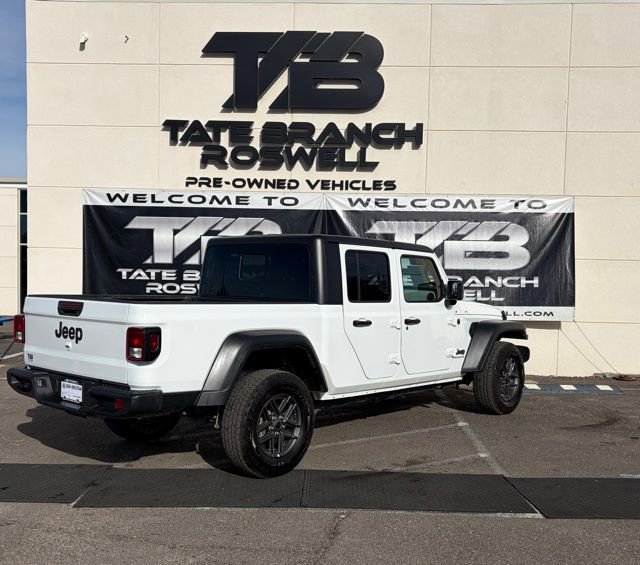 Used 2025 Jeep Gladiator Sport image 6