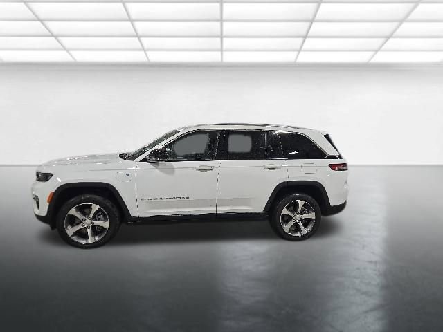 Used 2022 Jeep Grand Cherokee Limited 4xe w/ Luxury Tech Group II AWD/4WD image 8