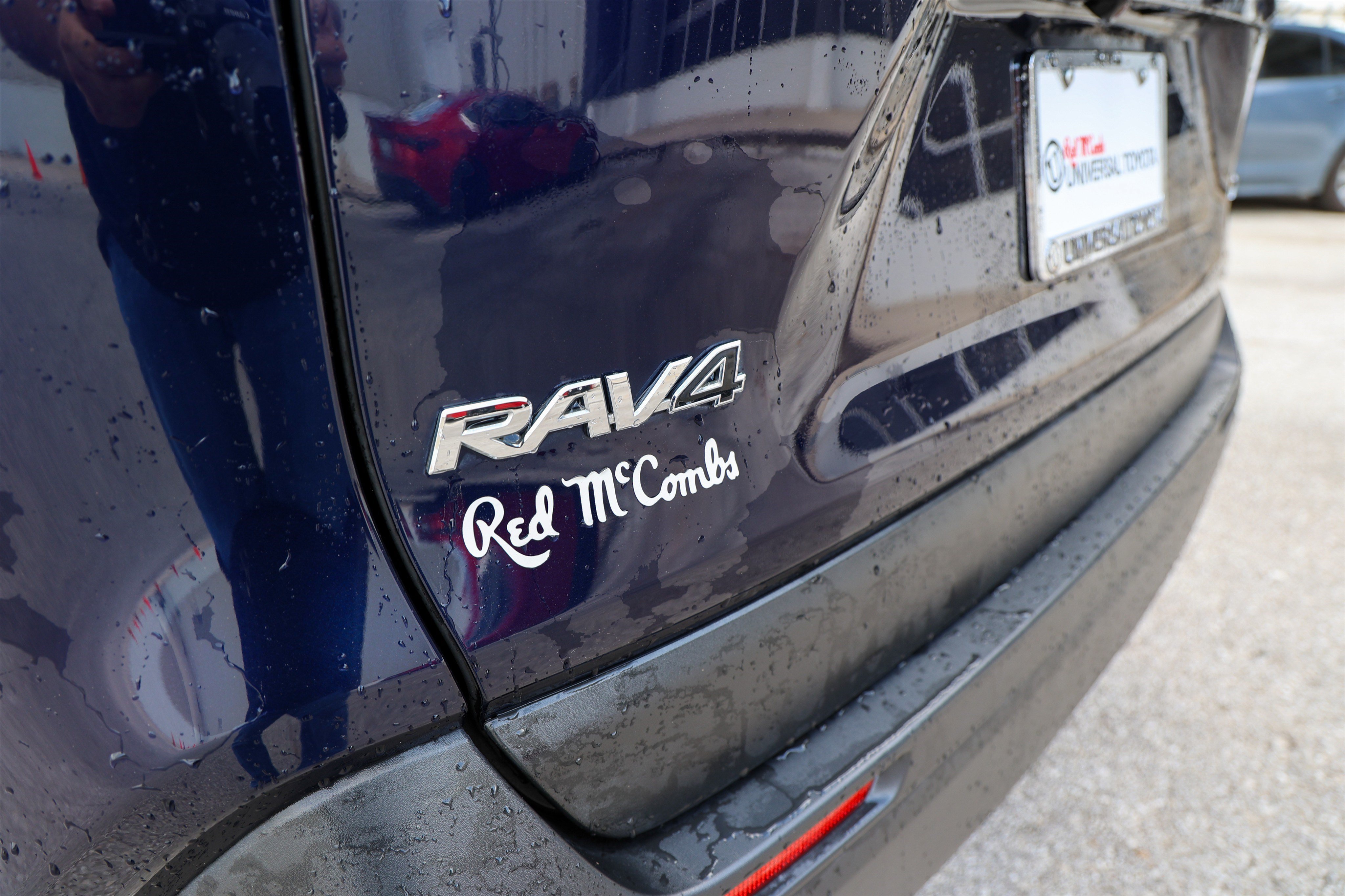 Used 2020 Toyota RAV4 XLE Premium FWD image 12