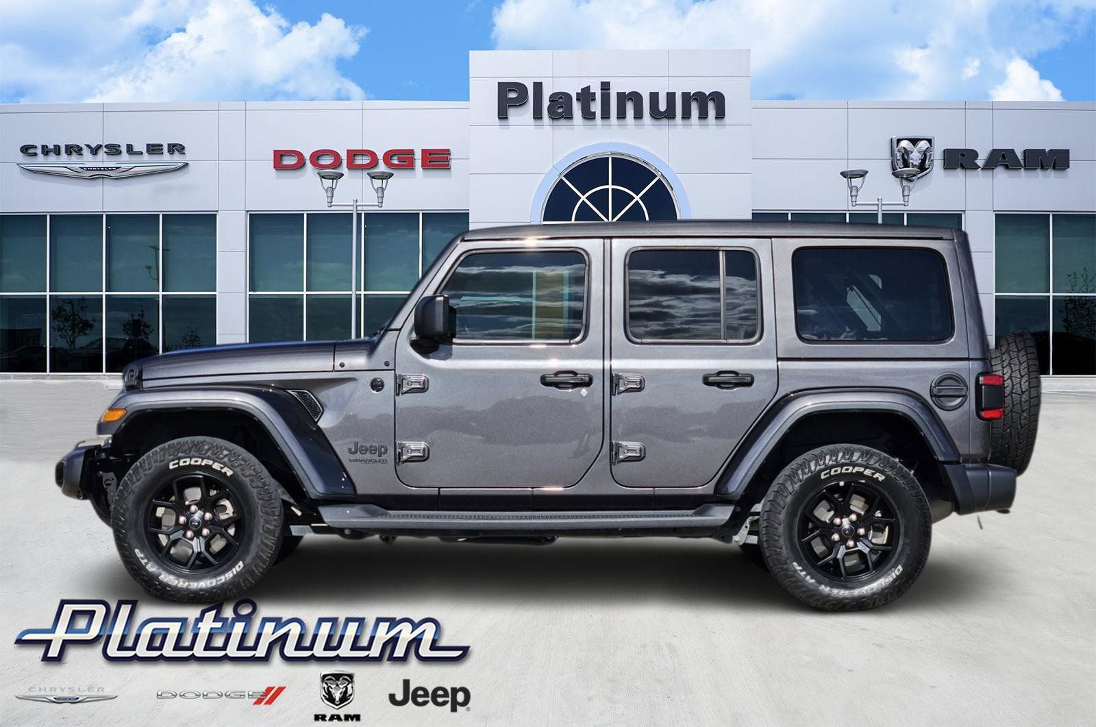 Used 2021 Jeep Wrangler Unlimited Sahara image 3