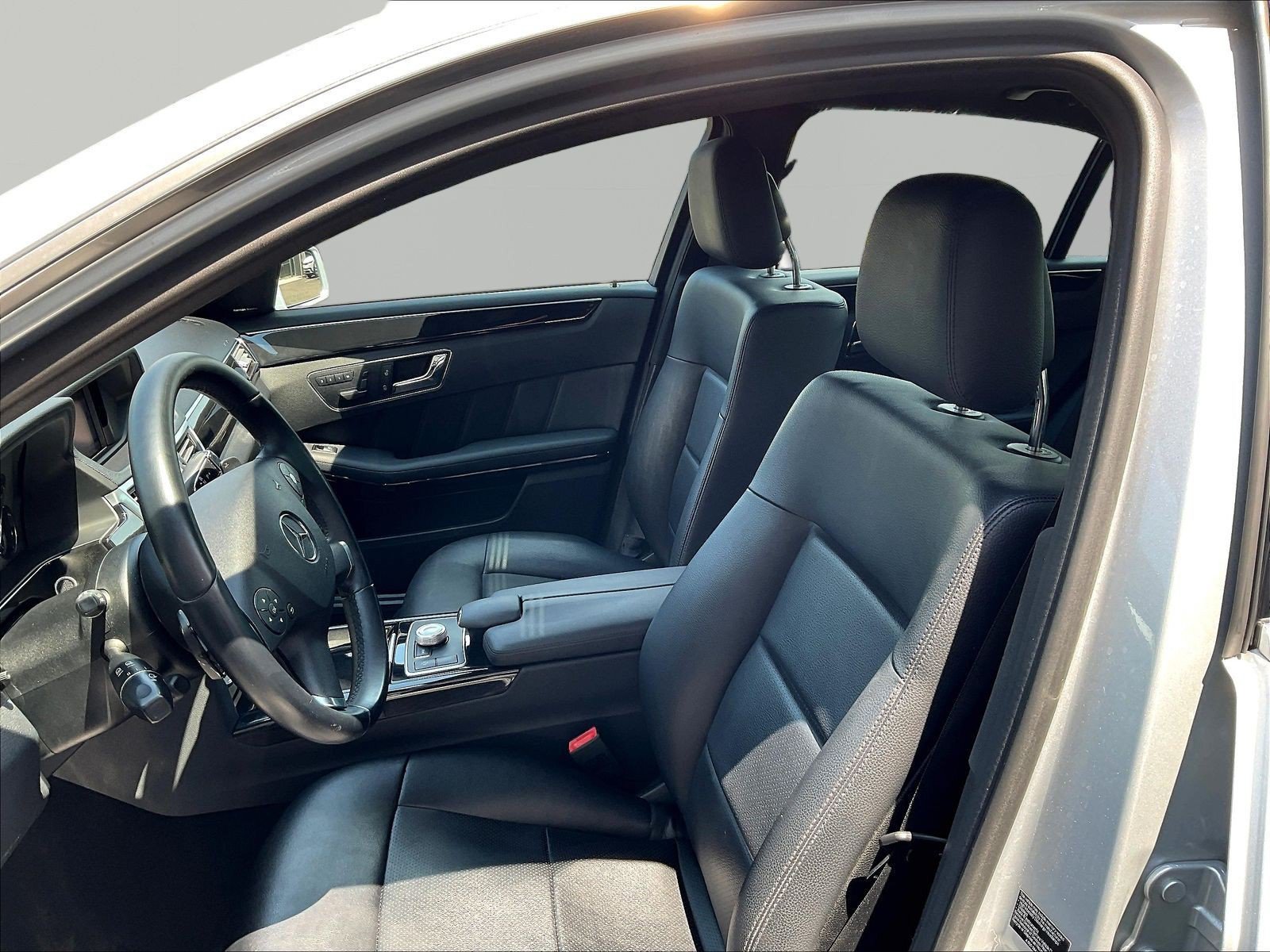 Used 2010 Mercedes-Benz E 350 4MATIC Sedan image 21