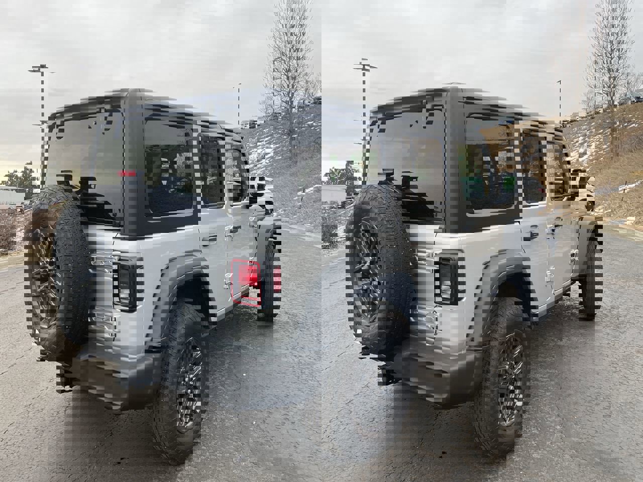 Used 2024 Jeep Wrangler Sport S image 7