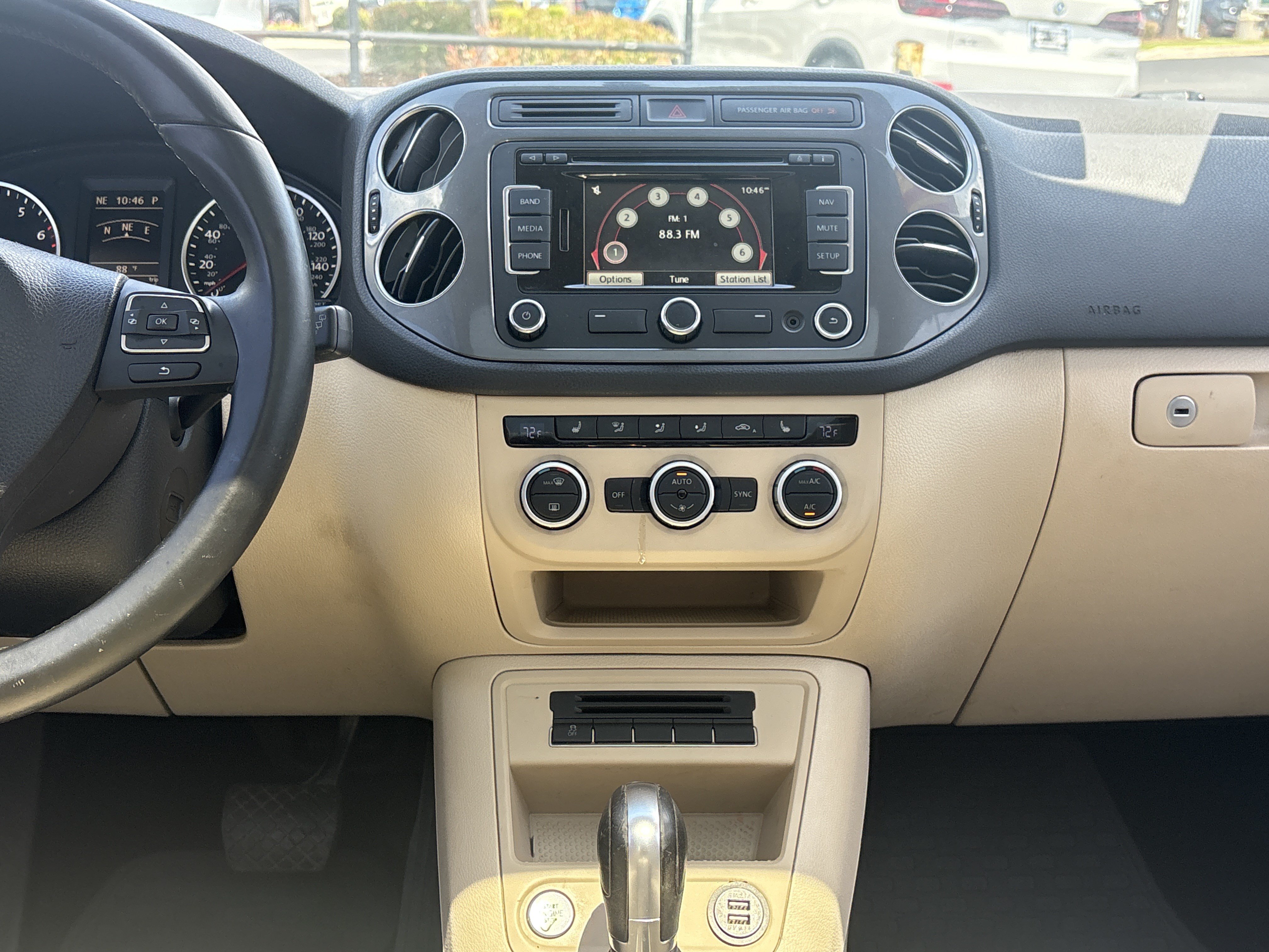 Used 2015 Volkswagen Tiguan SEL AWD/4WD image 32