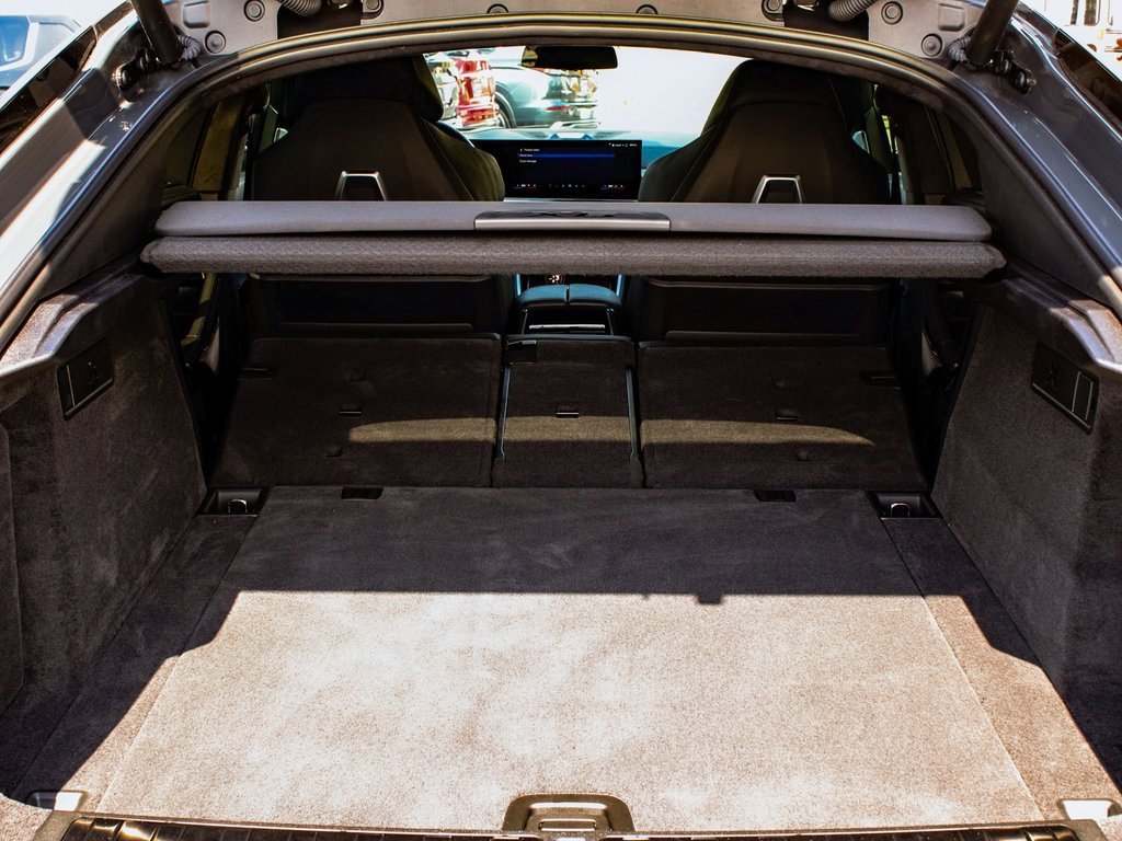 Used 2025 BMW X6 M Competition w/ Executive Package image 48