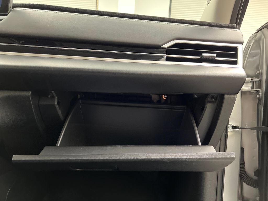 Used 2025 Mitsubishi Outlander SE FWD image 34
