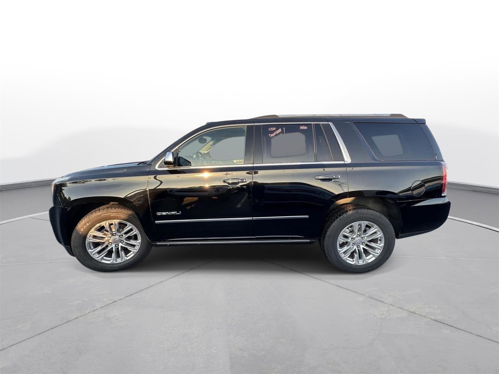 Used 2018 GMC Yukon Denali w/ Enhanced Security Package image 9