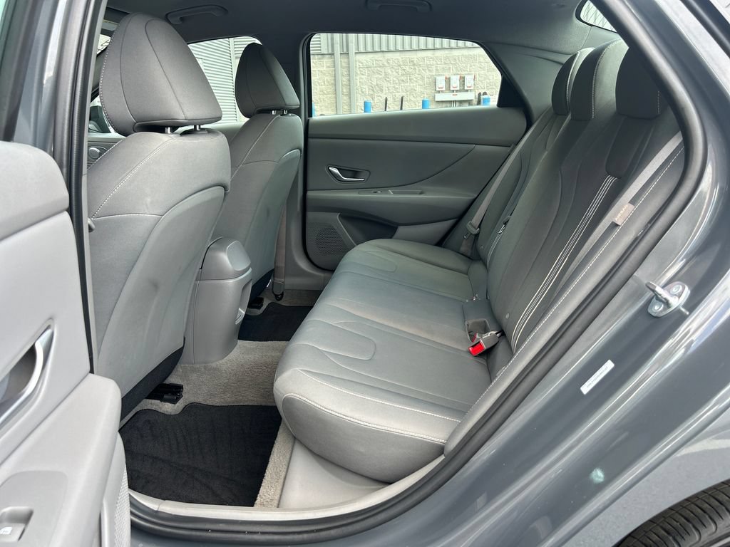 Used 2025 Hyundai Elantra Sport FWD image 13