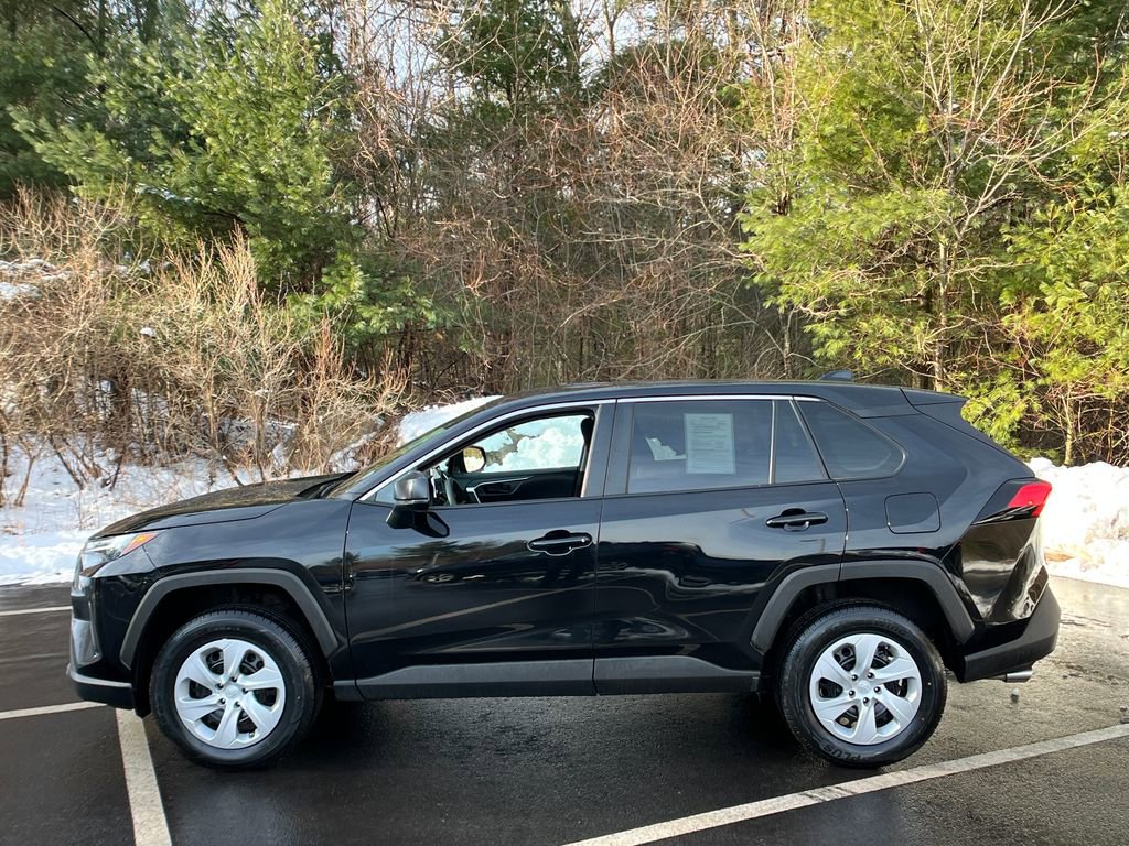 Used 2024 Toyota RAV4 LE video 2