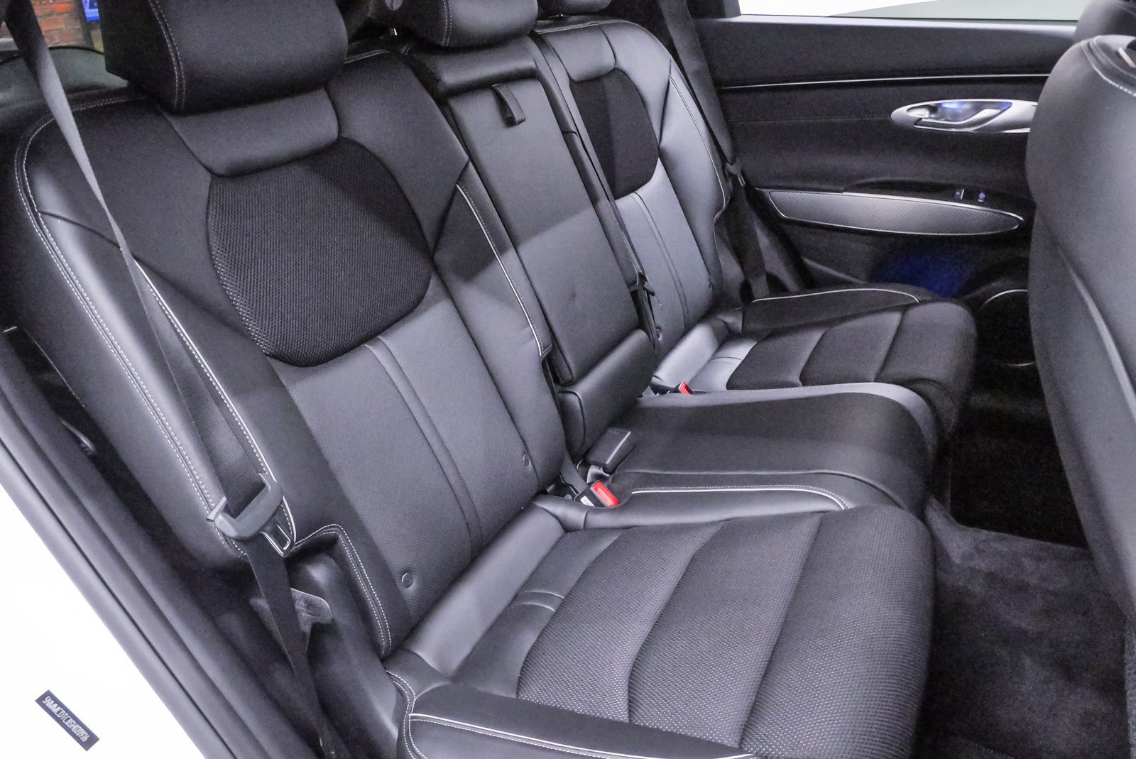 Certified 2025 Genesis GV70 3.5T Sport image 12