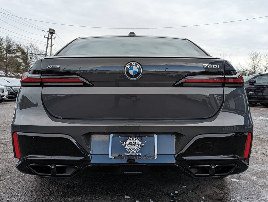Used 2023 BMW 760i xDrive AWD/4WD image 9