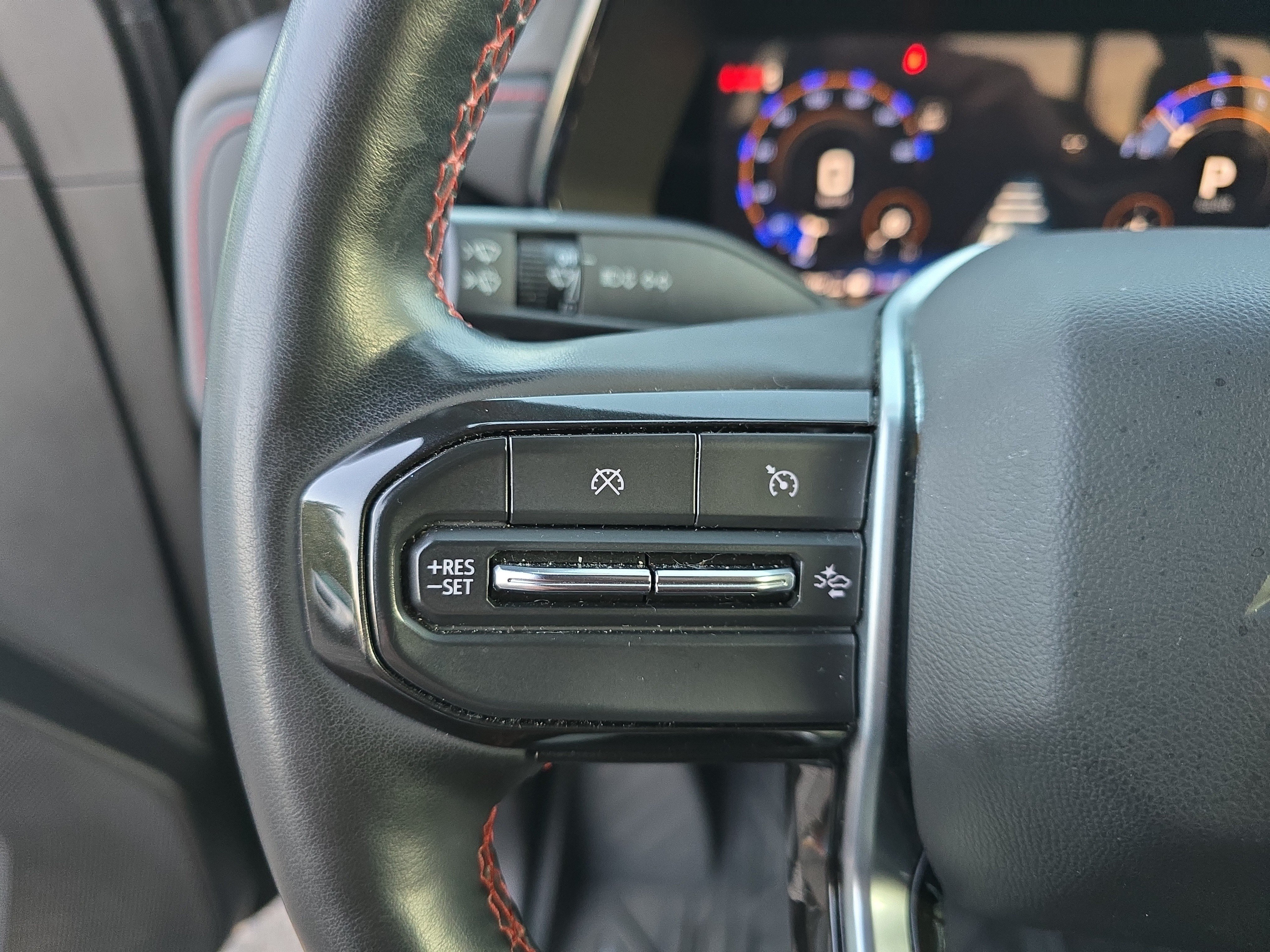 Used 2024 Chevrolet Colorado Z71 w/ Z71 Convenience Package 2 AWD/4WD image 24
