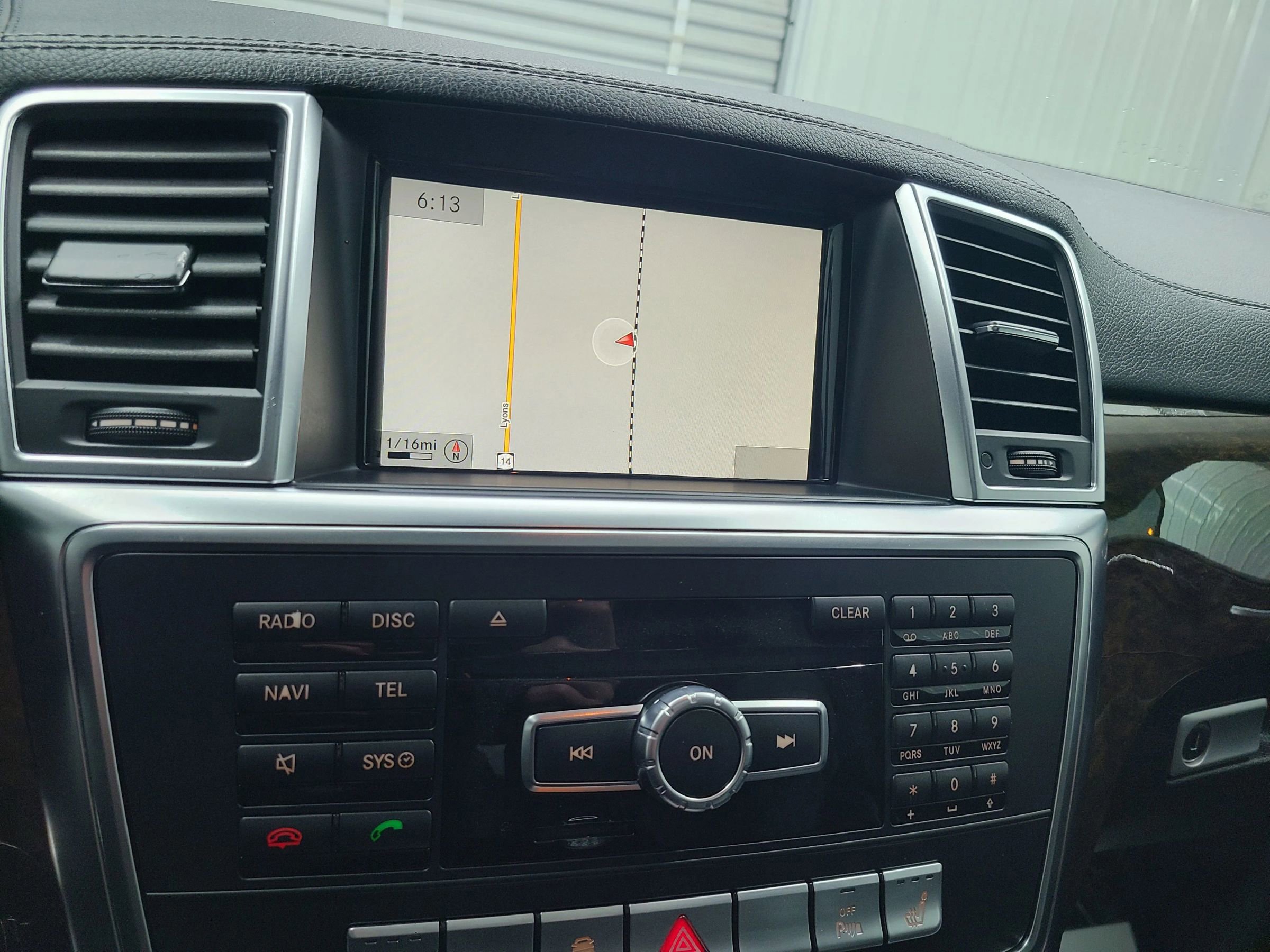 Used 2016 Mercedes-Benz GL 320 BlueTEC 4MATIC w/ Premium I Package image 33