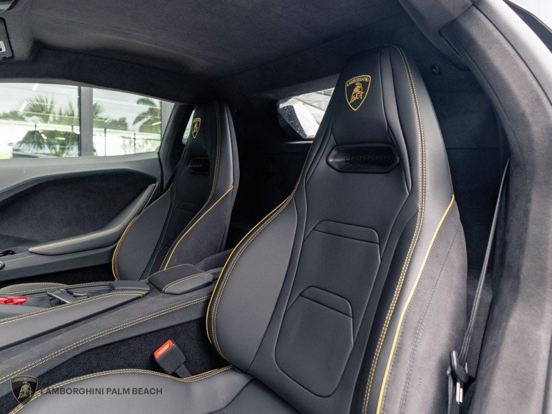 Used 2026 Lamborghini Temerario AWD/4WD image 27