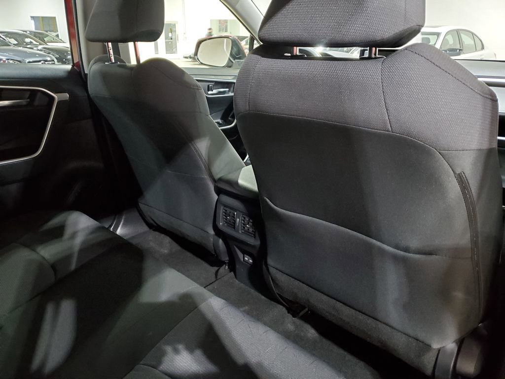 Used 2022 Toyota RAV4 XLE FWD image 24