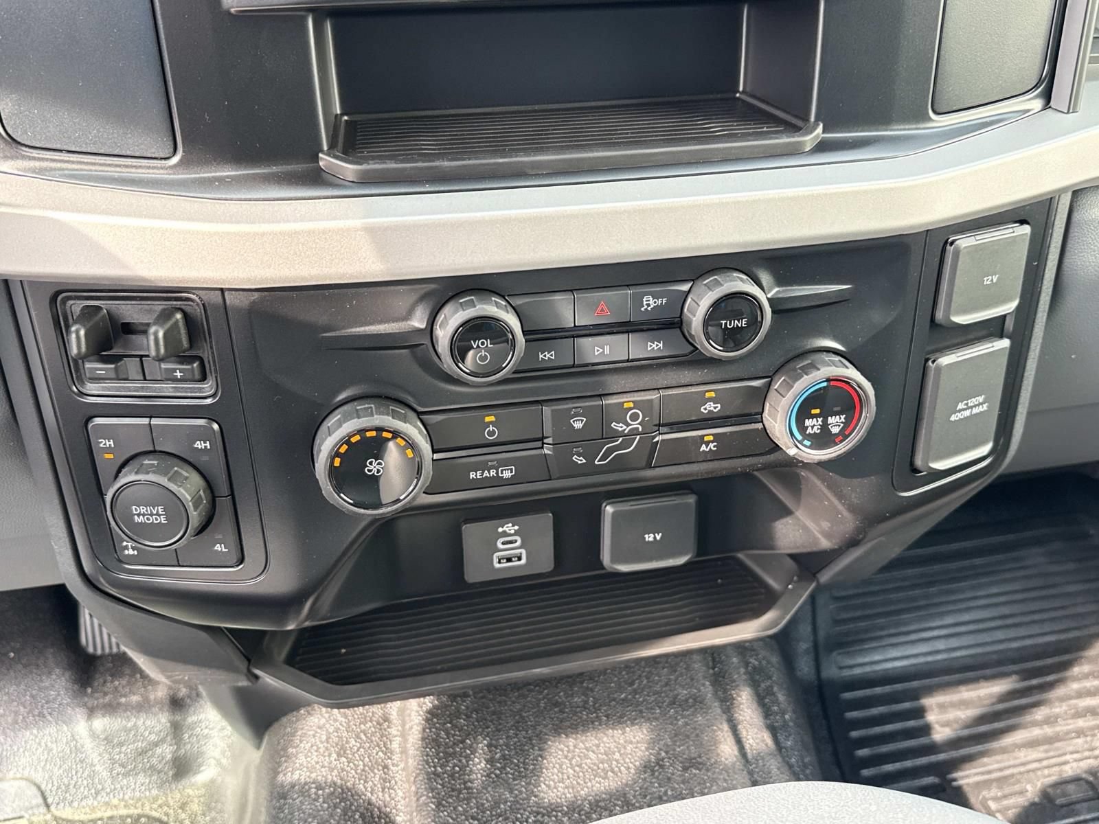New 2026 Ford F350 XL w/ XL Chrome Package AWD/4WD image 17