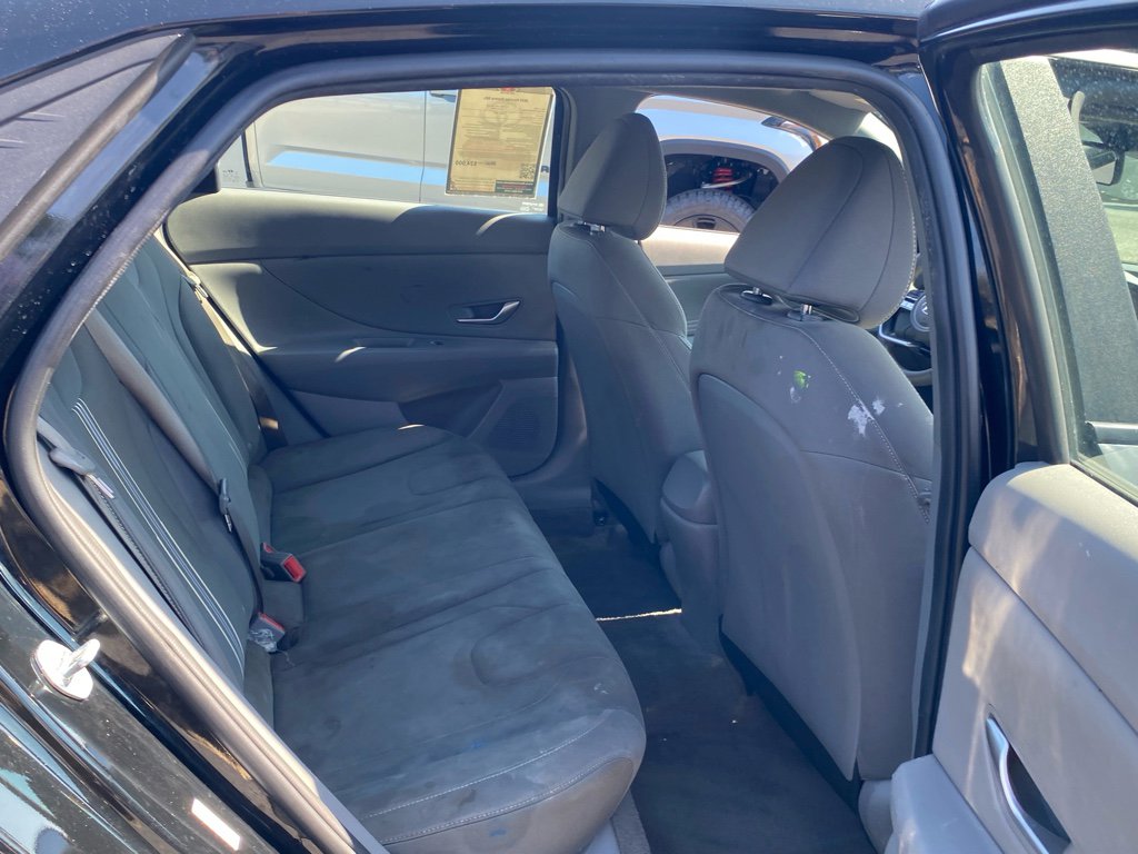 Used 2023 Hyundai Elantra SEL w/ Convenience Package image 11