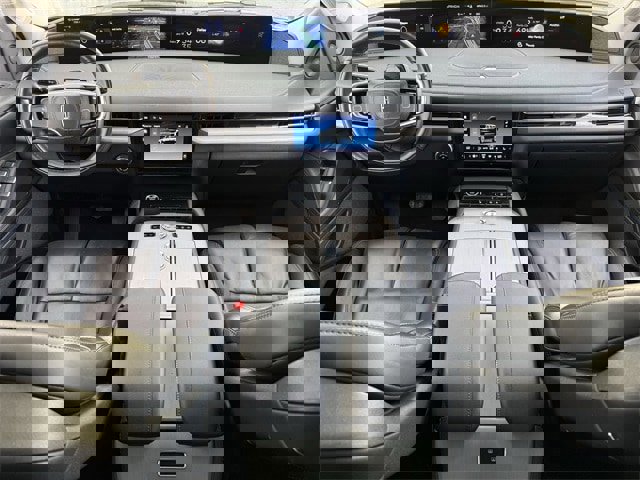 Used 2025 Lincoln Navigator Reserve image 10