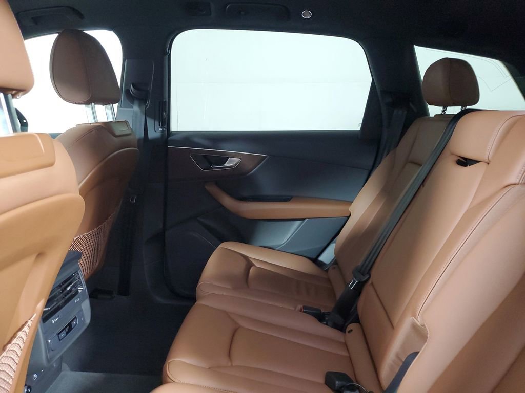 Used 2025 Audi Q7 2.0T Premium image 11