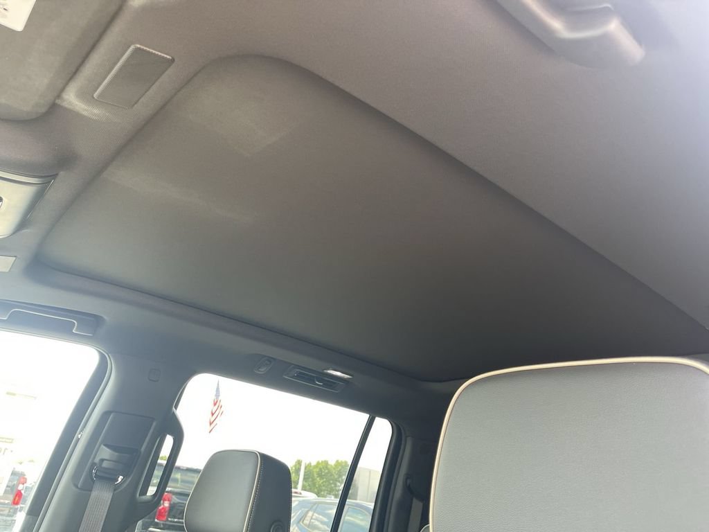 New 2026 Chevrolet Suburban Premier w/ Sun And Tow Package AWD/4WD image 22