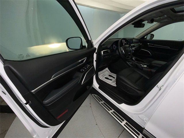 Used 2022 Kia Telluride S image 11