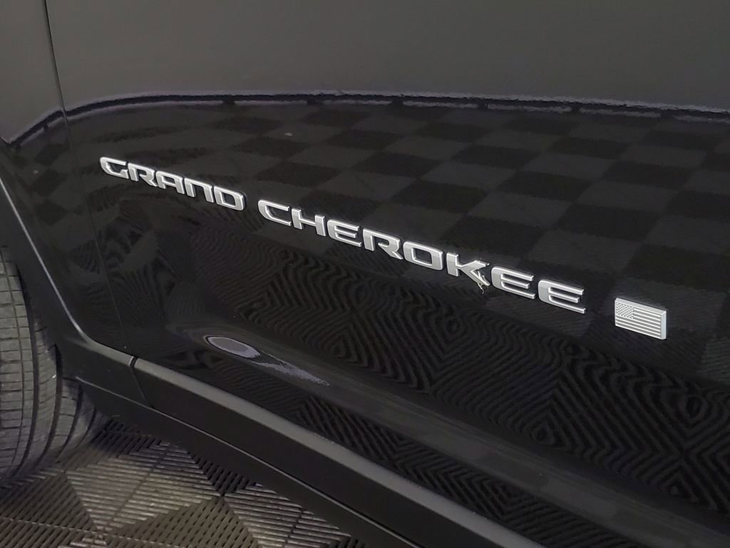 Used 2024 Jeep Grand Cherokee Limited image 6