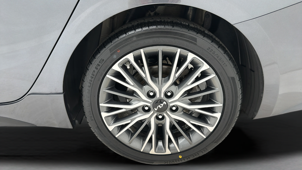 Used 2022 Kia Forte GT-Line w/ GT-Line Premium Package FWD image 8