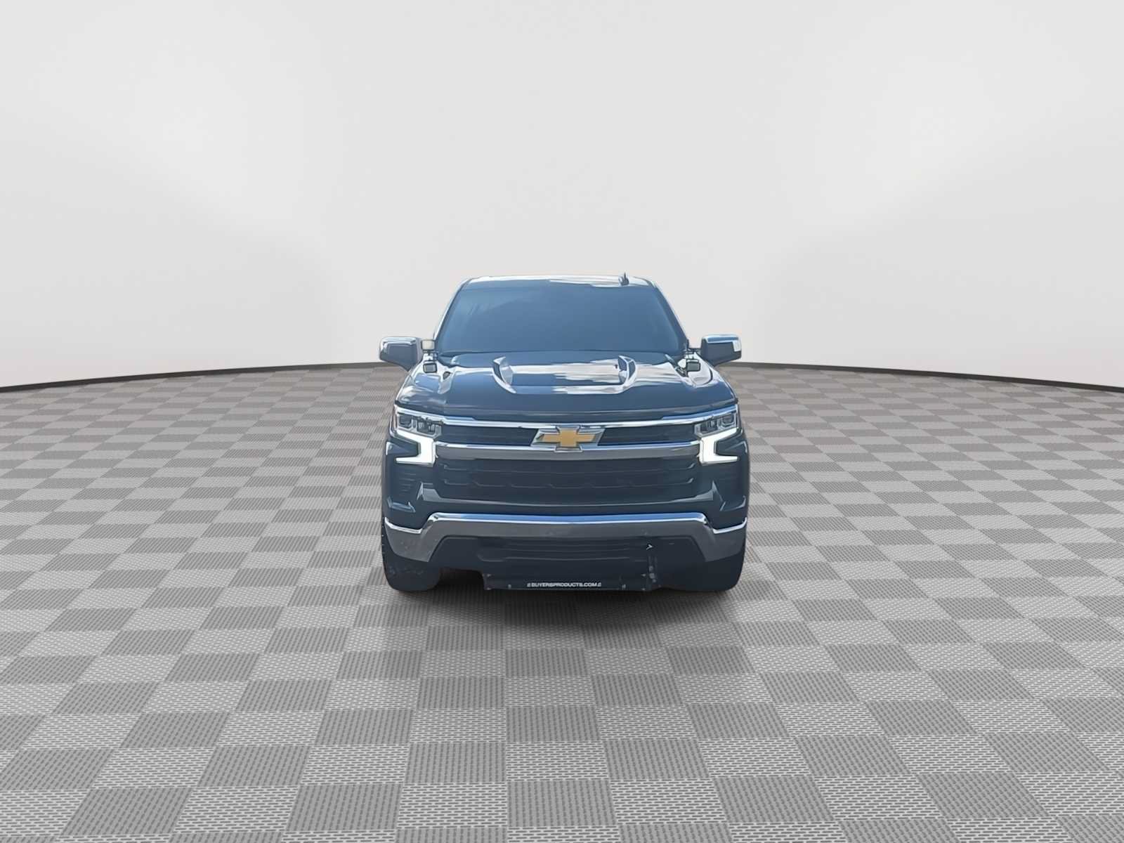 Used 2025 Chevrolet Silverado 1500 LT AWD/4WD image 3