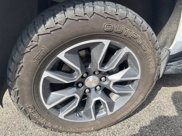 Used 2023 Chevrolet Suburban LT w/ Max Trailering Package AWD/4WD image 9