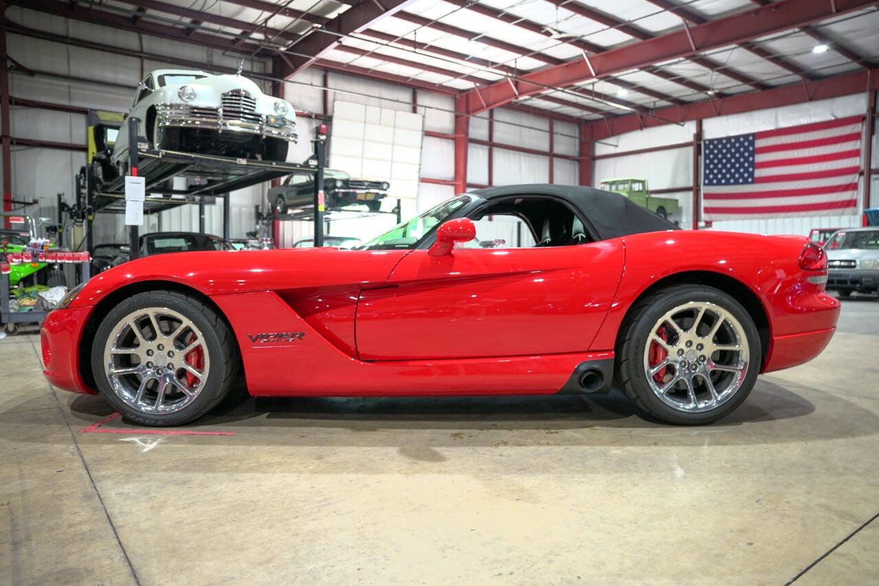 Used 2004 Dodge Viper SRT-10 RWD image 19