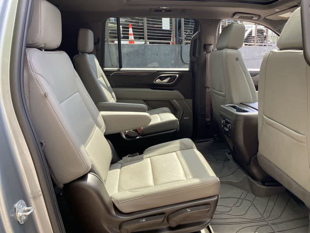 Used 2024 Chevrolet Suburban LT w/ LT Signature Package AWD/4WD image 17