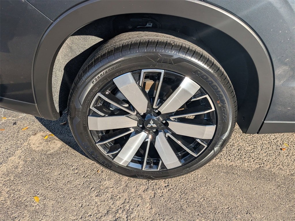 Used 2025 Mitsubishi Outlander SE image 34