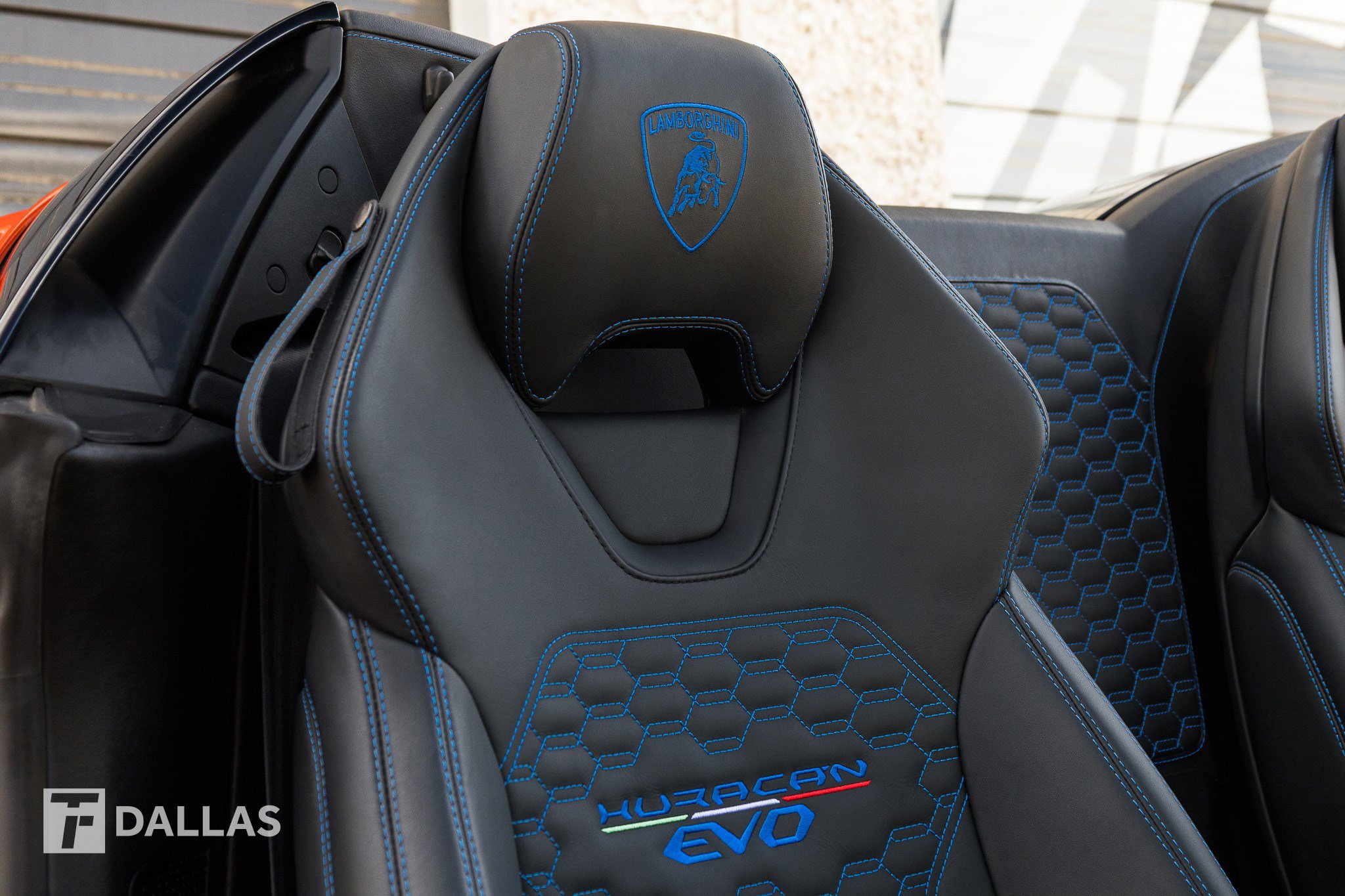 Used 2022 Lamborghini Huracan EVO image 34