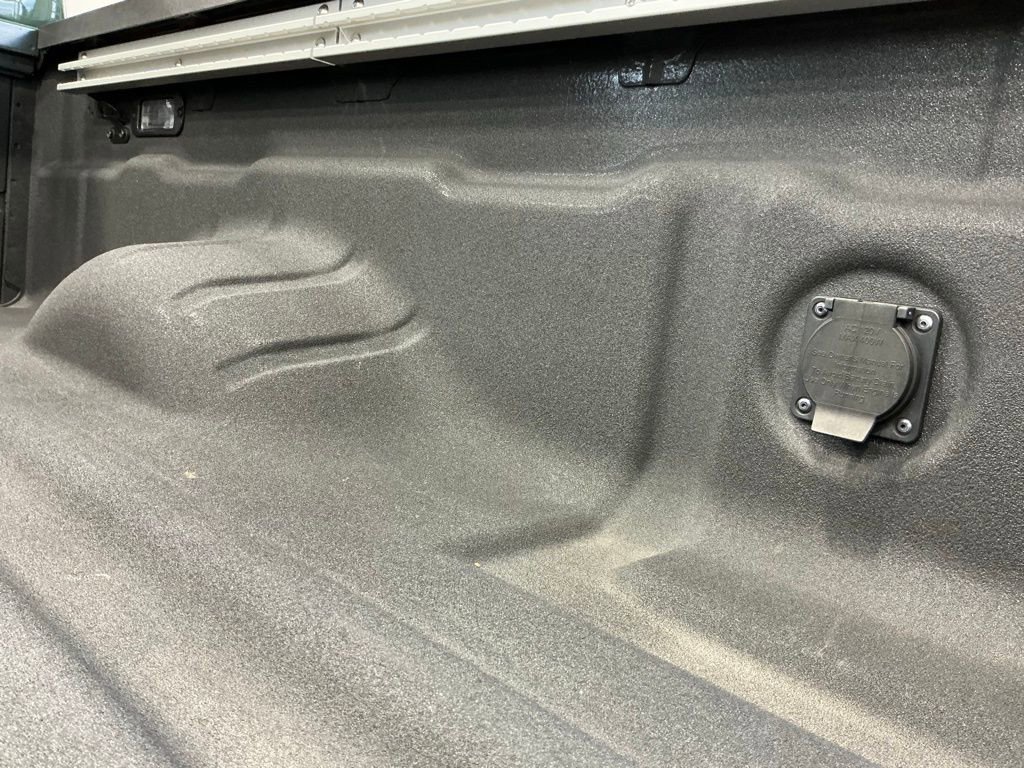 Used 2024 Nissan Frontier SV w/ SV Convenience Package image 7