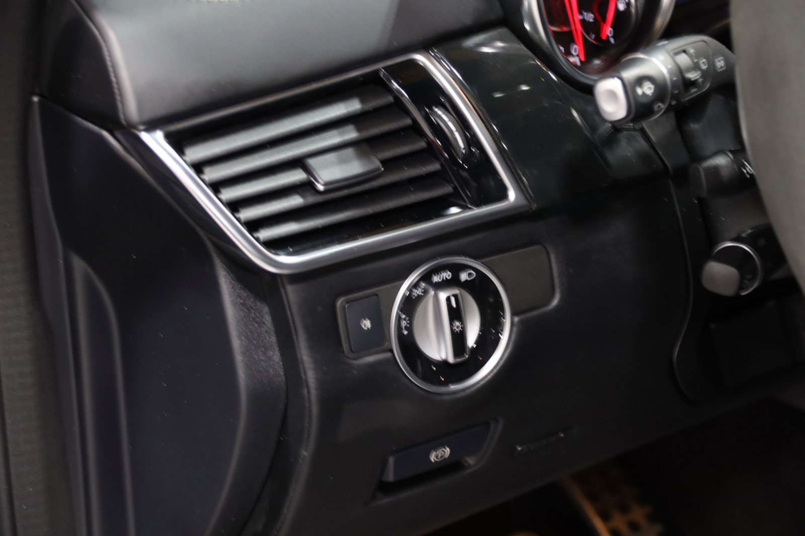Used 2019 Mercedes-Benz GLS 63 AMG 4MATIC w/ AMG Night Styling Package image 64