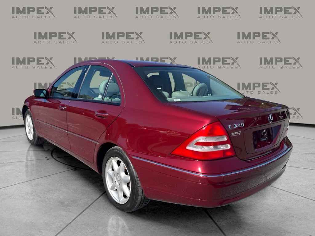 Used 2004 Mercedes-Benz C 320 Sedan image 3