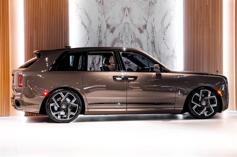 Used 2027 Rolls-Royce Cullinan Black Badge AWD/4WD image 4