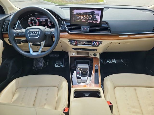Certified 2023 Audi Q5 2.0T Premium Plus w/ Premium Plus Package image 2