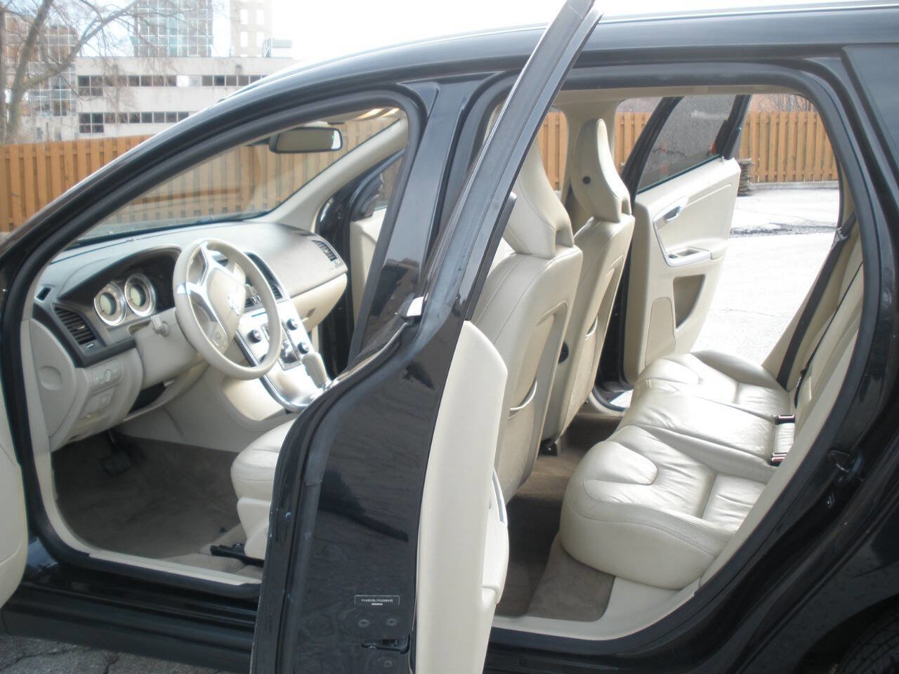 Used 2012 Volvo XC60 3.2 FWD image 25