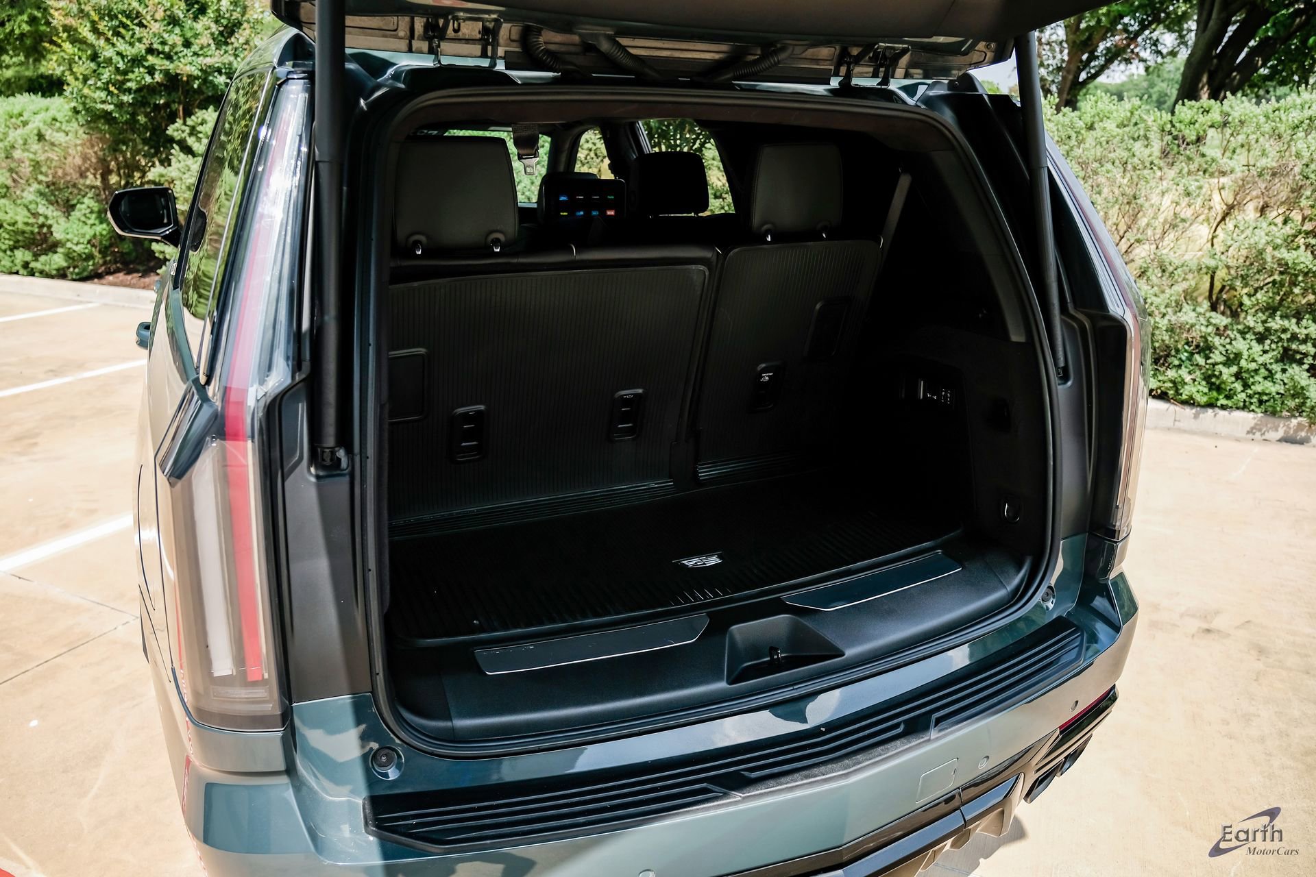 Used 2025 Cadillac Escalade V AWD/4WD image 99