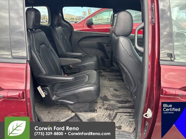 Used 2020 Chrysler Pacifica Touring-L image 17