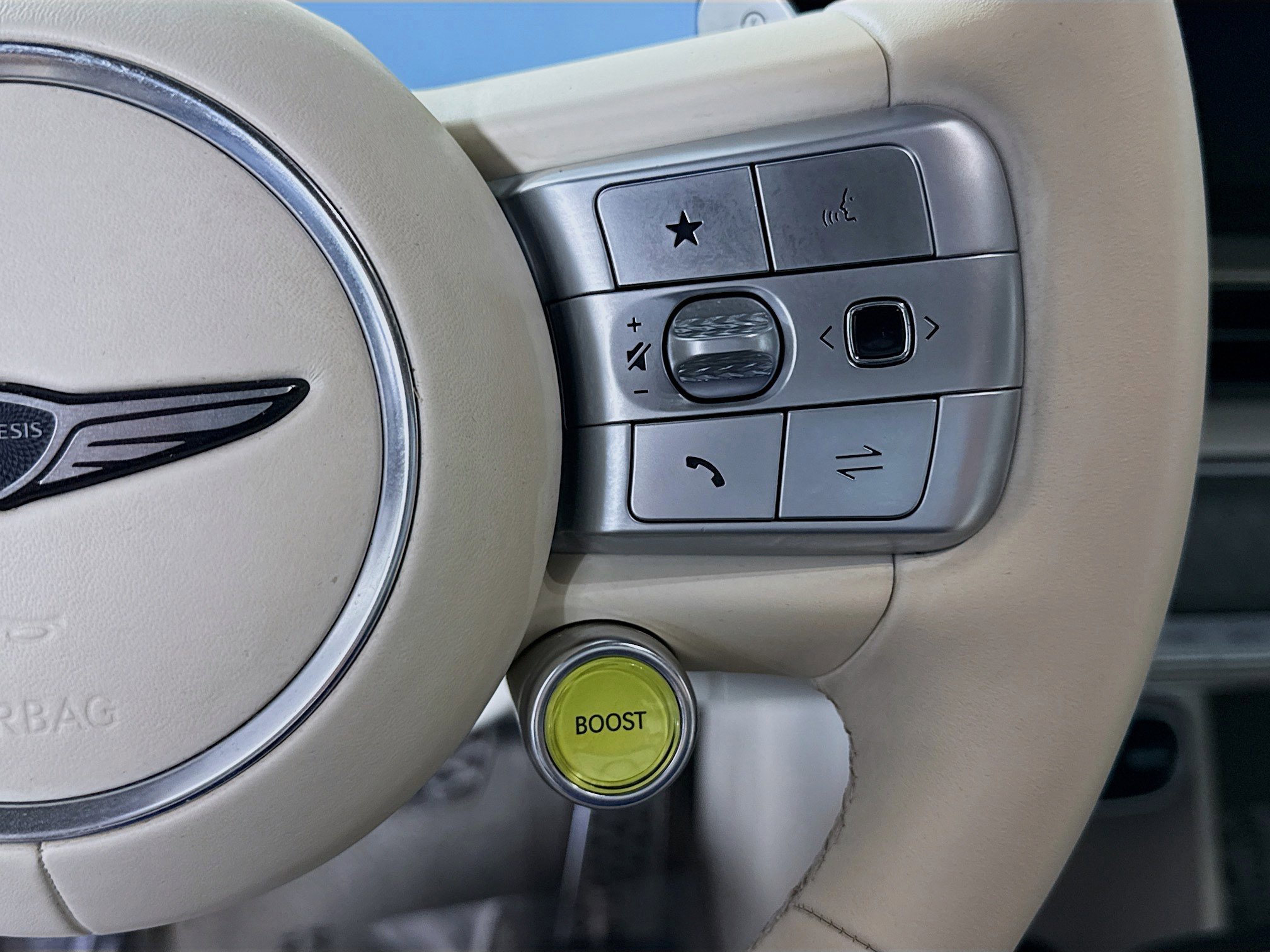 Used 2023 Genesis GV60 Performance image 15