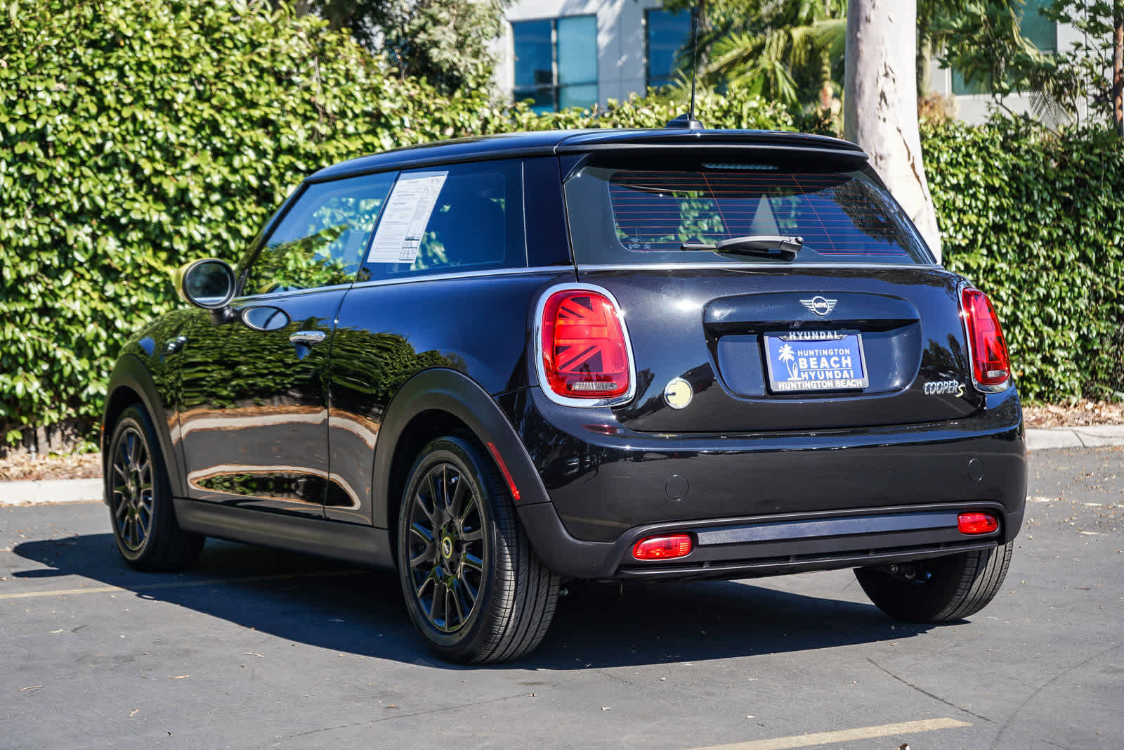 Used 2022 MINI Cooper SE FWD image 4