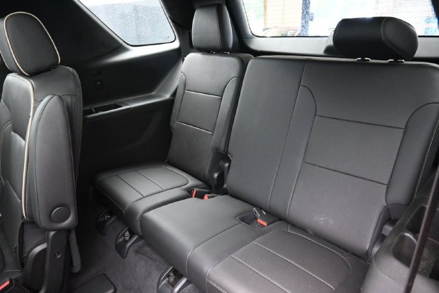 Used 2023 Chevrolet Traverse Premier w/ Redline Edition AWD/4WD image 38