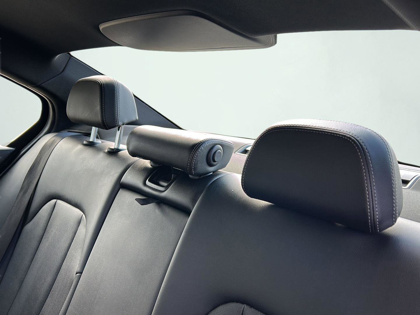 Used 2024 BMW 330e xDrive image 30