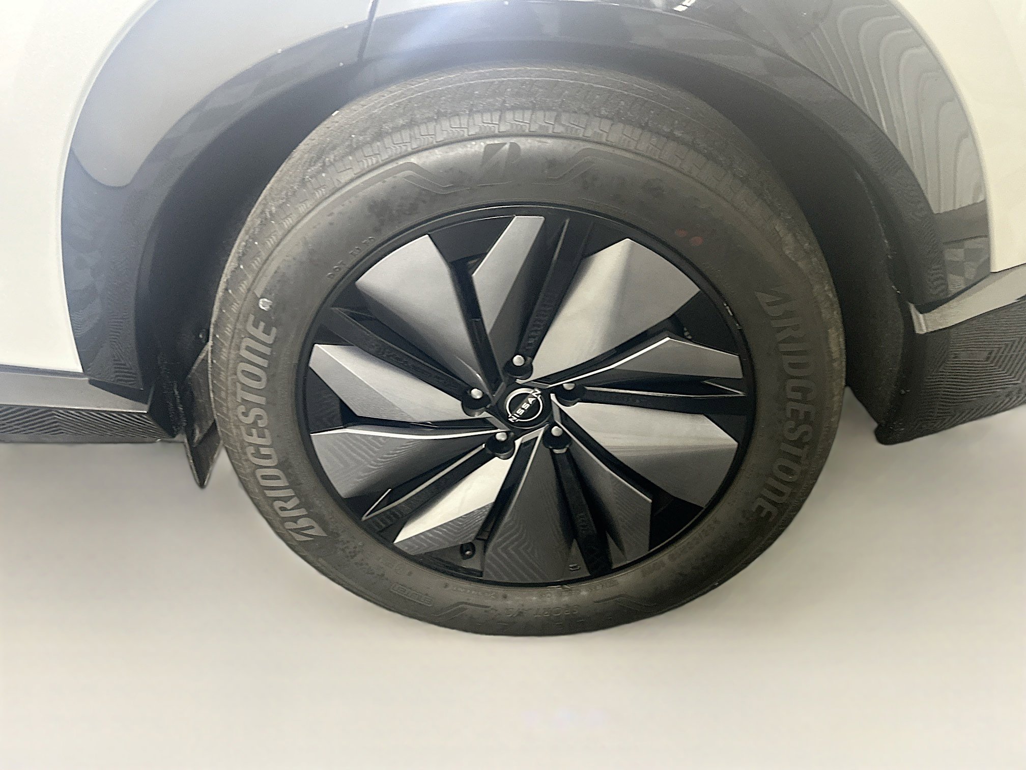 Used 2023 Nissan Ariya FWD image 11