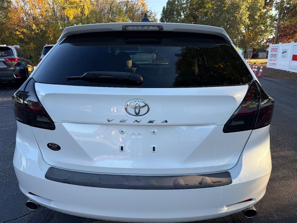 Used 2011 Toyota Venza w/ Convenience Pkg FWD image 4