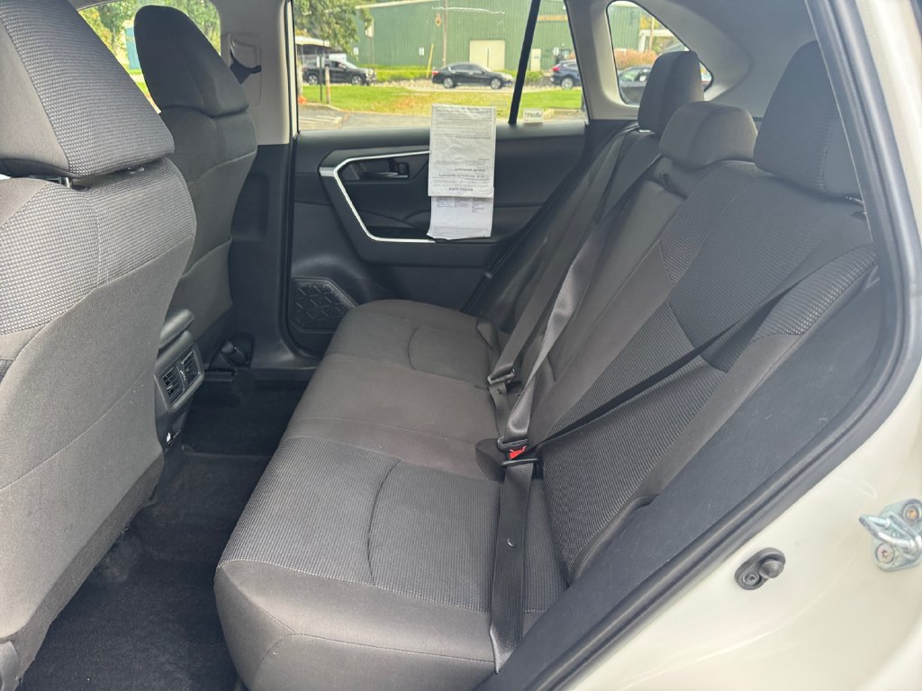 Used 2024 Toyota RAV4 LE AWD/4WD image 18