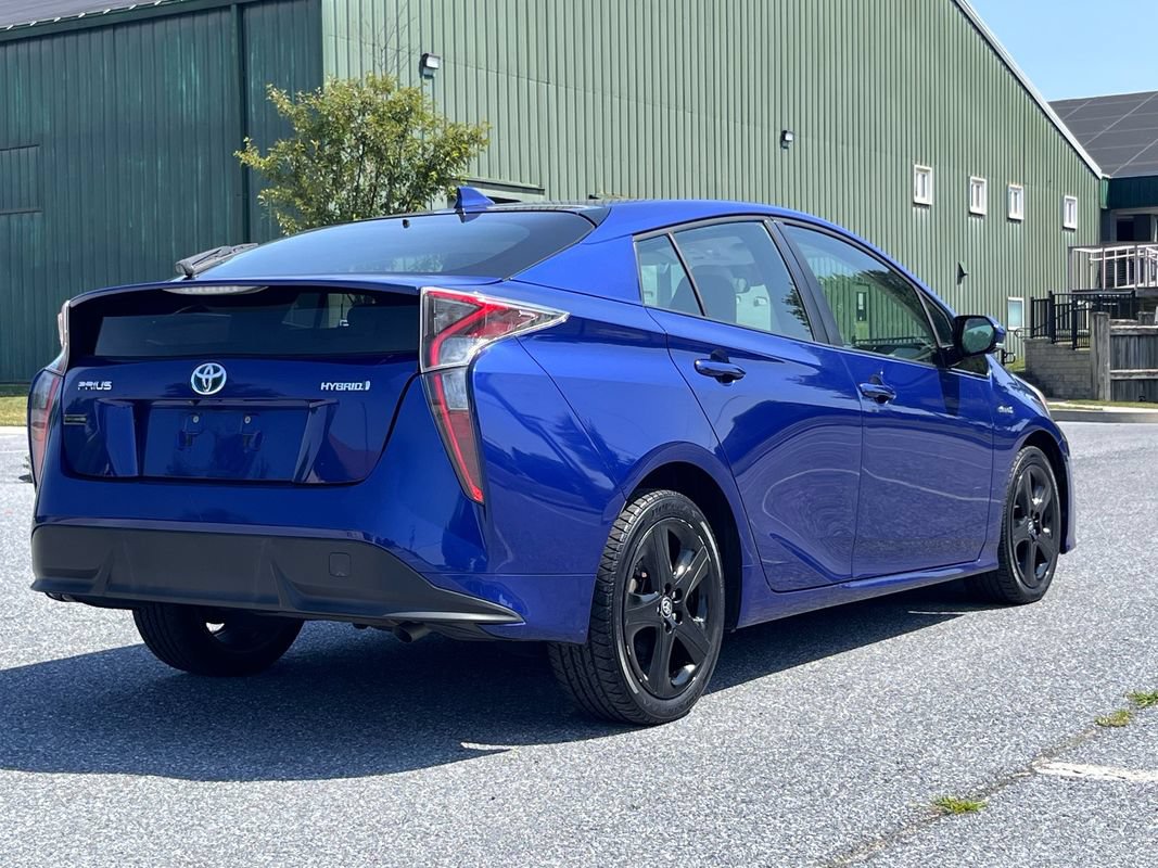 Used 2016 Toyota Prius Three Touring FWD image 8