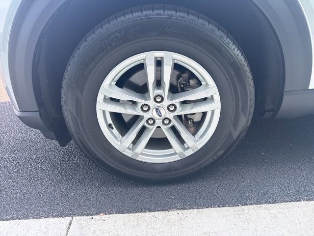 Used 2022 Ford Explorer XLT w/ Equipment Group 202A image 9